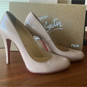 Christian Louboutin Decollete Pump